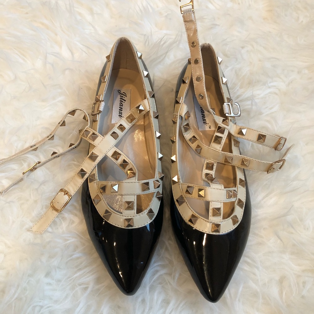 BRAND NEW NEVER WORN Jitianxi Studded Flats